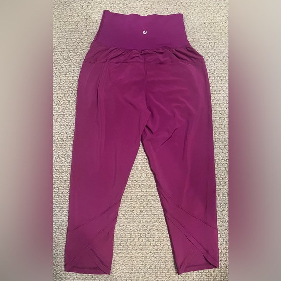 Lululemon Tranquil Crop pant - Picture 5 of 9